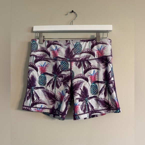 I AM BECOMING Pineapple Shorts - Picture 2 of 7